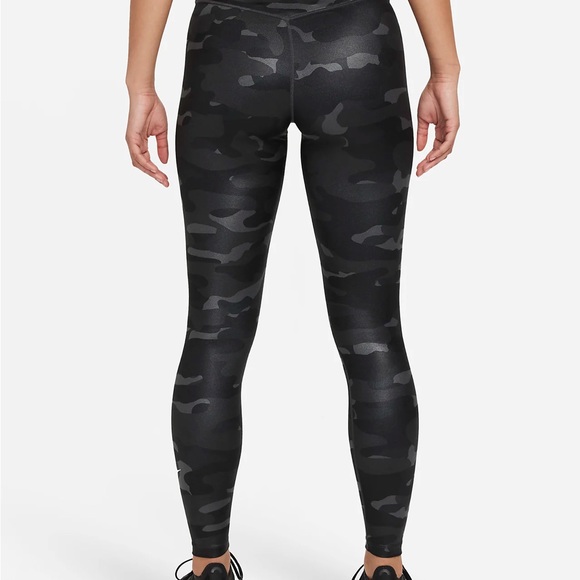 Nike Dri-FIT One Women's Mid-Rise Camo Leggings - Picture 3 of 8
